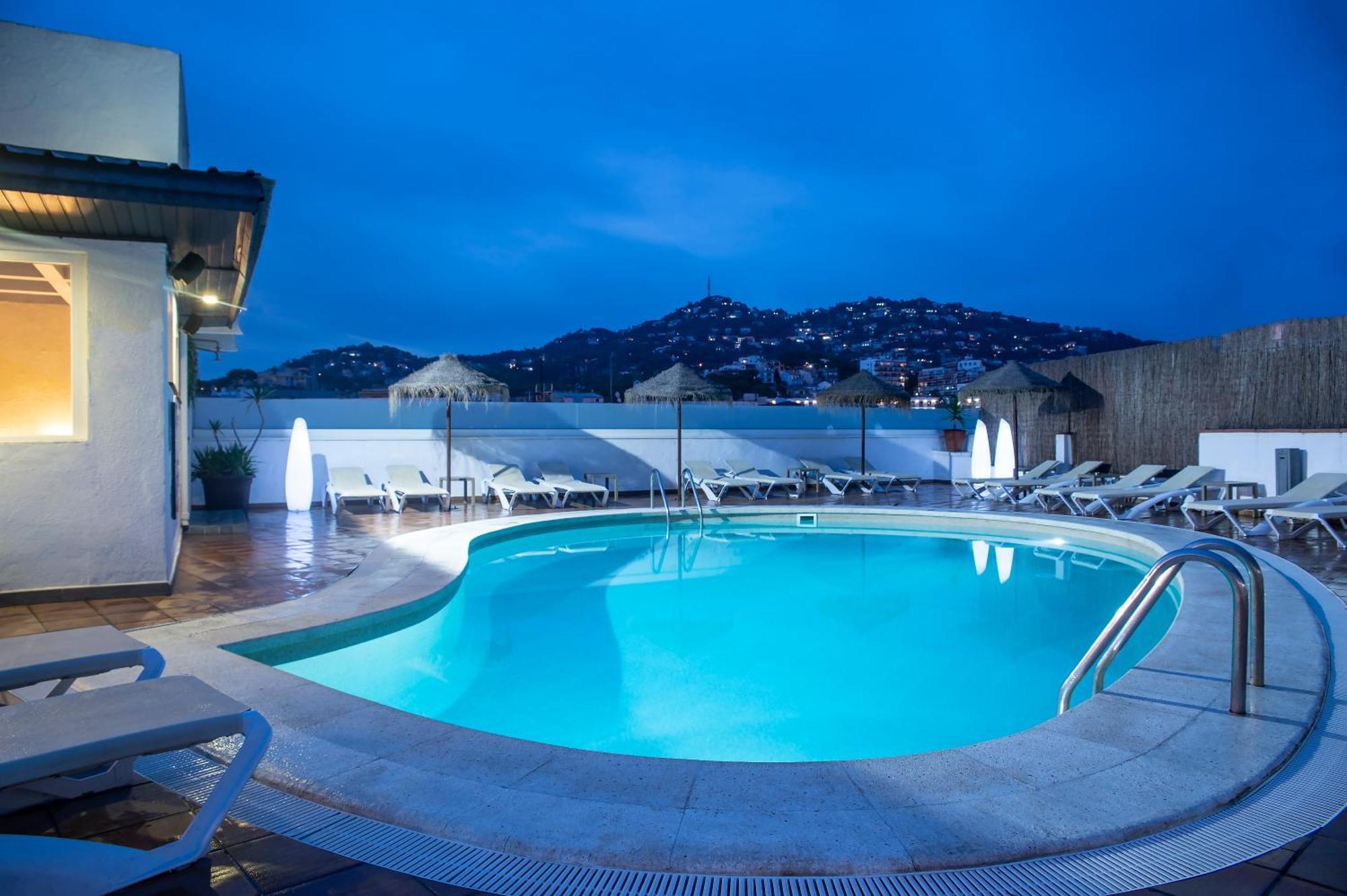 Hotel Lloret Santa Rosa By Pierre & Vacances Льорет-де-Мар Екстер'єр фото